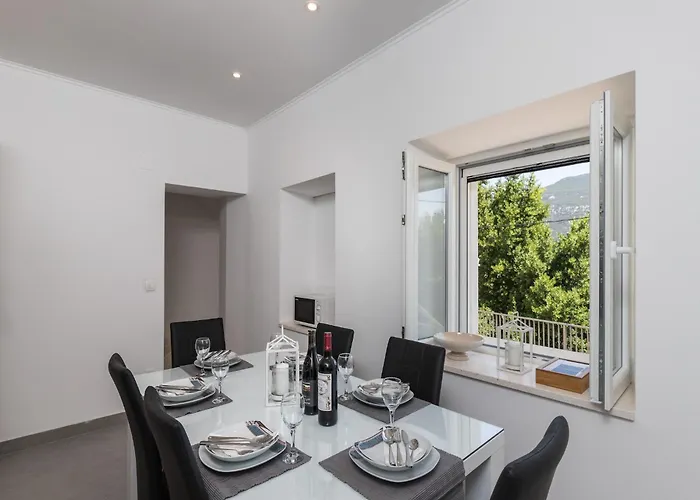 Dom wakacyjny Monika - Two Bedroom With Terrace And Sea View *