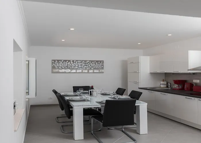 Dom wakacyjny Monika - Two Bedroom With Terrace And Sea View Stone Harbor