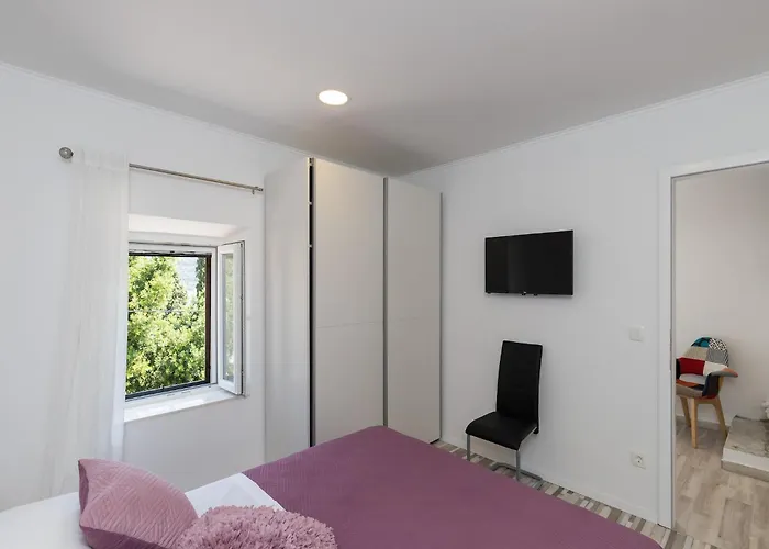 Dom wakacyjny Monika - Two Bedroom With Terrace And Sea View *