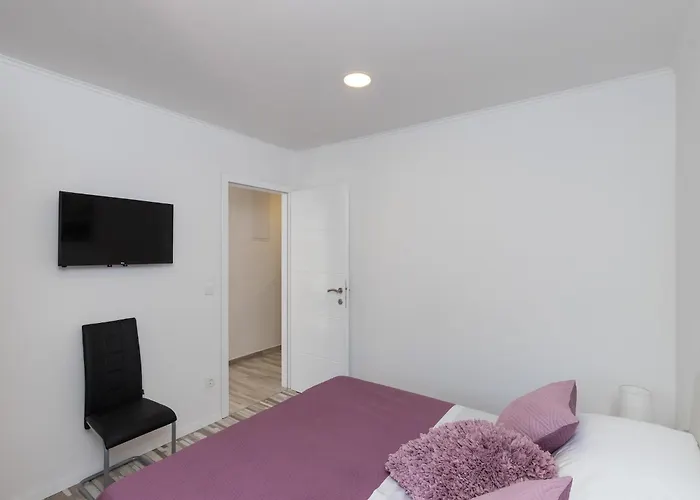 Dom wakacyjny Monika - Two Bedroom With Terrace And Sea View