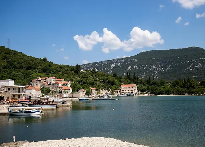 Monika - Two Bedroom With Terrace And Sea View