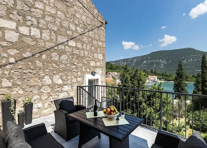 Monika - Two Bedroom With Terrace And Sea View Dom wakacyjny *