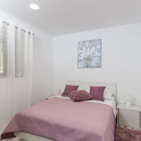 Monika - Two Bedroom With Terrace And Sea View Tatil Evi *