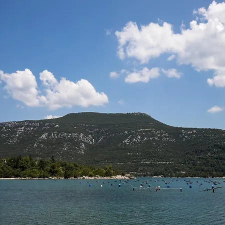 Monika - Two Bedroom With Terrace And Sea View Tatil Evi