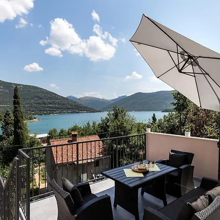 Monika - Two Bedroom With Terrace And Sea View Tatil Evi