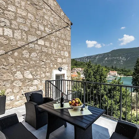 Monika - Two Bedroom With Terrace And Sea View Tatil Evi *