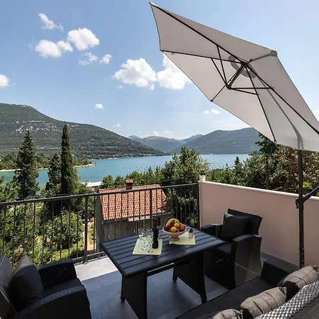 Monika - Two Bedroom With Terrace And Sea View Ston