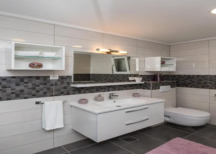 Дом отдыха Monika - Two Bedroom With Terrace And Sea View Стон