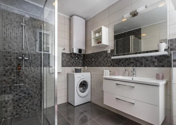 Monika - Two Bedroom With Terrace And Sea View * Стон