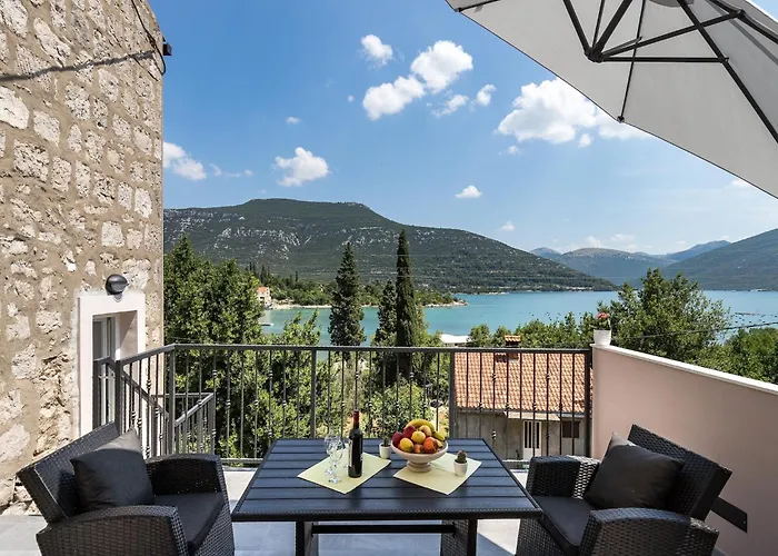 Monika - Two Bedroom With Terrace And Sea View