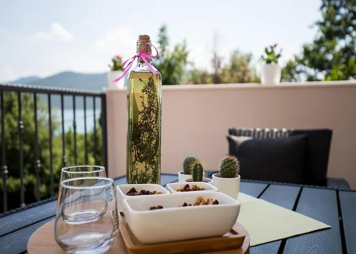 Monika - Two Bedroom With Terrace And Sea View